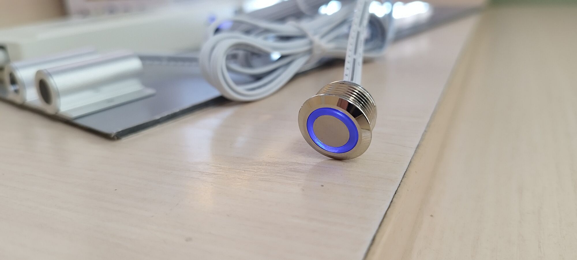 Кнопка сенсорная 12V металлик с режимами RED/BLUE D16/3A 3