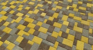 Плитка тротуарная вибропрессованная ГОСТ 17608-91 серия Старый город h=70 мм желтая/белая на БЦ #1