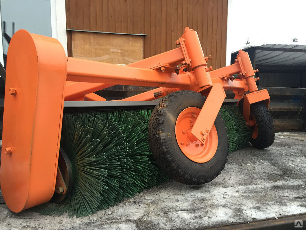 Мтз 80 щетка коммунальная. Щетка дорожная нту-2,0 на мтз. Оборудование щеточное умду-80/82. Щётка коммунальная мтз-82. Трактор щетка дорожная.